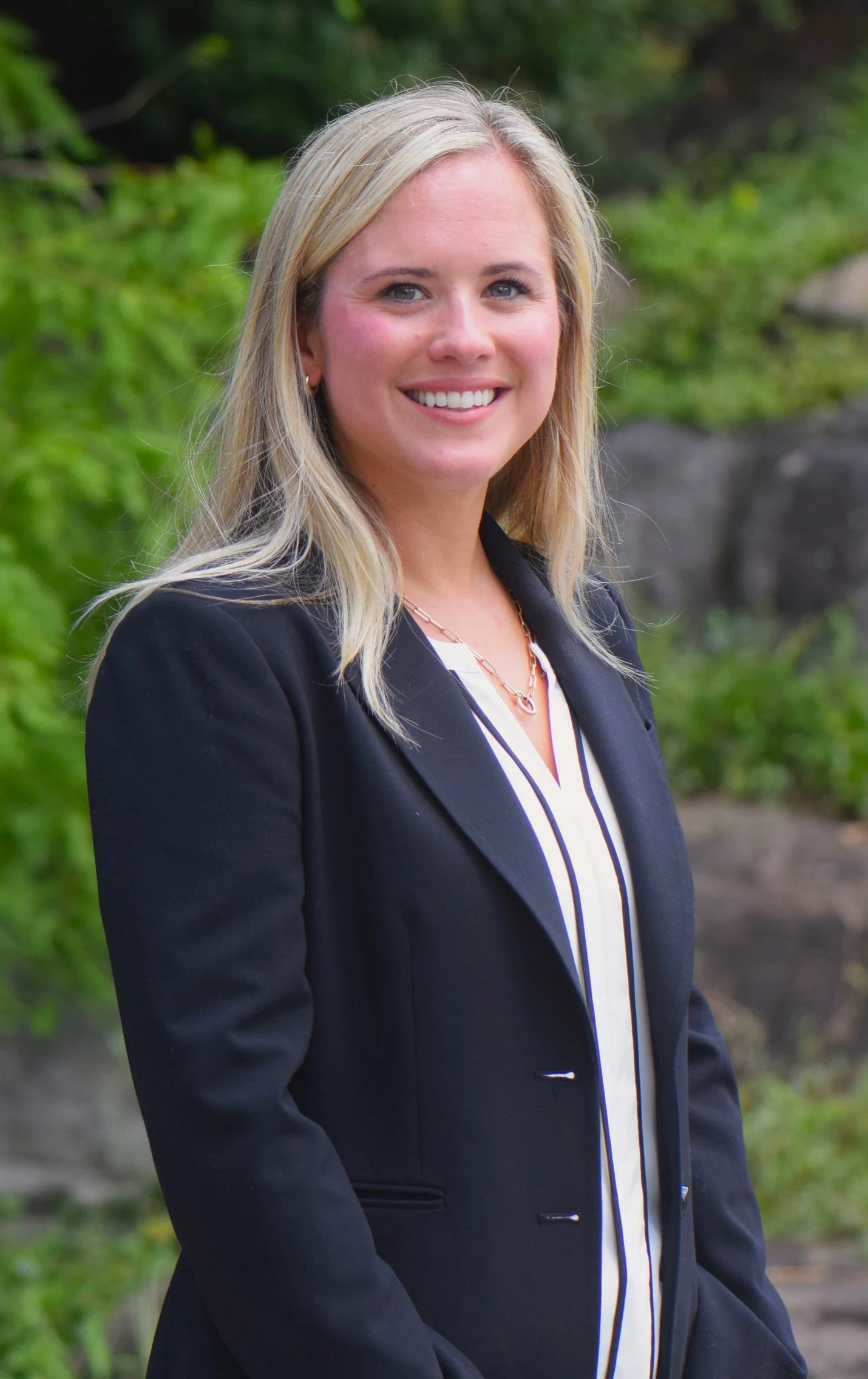 Dr. Anabel Kelso